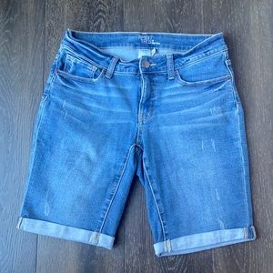 Time and Tru mid-rise Bermuda denim shorts